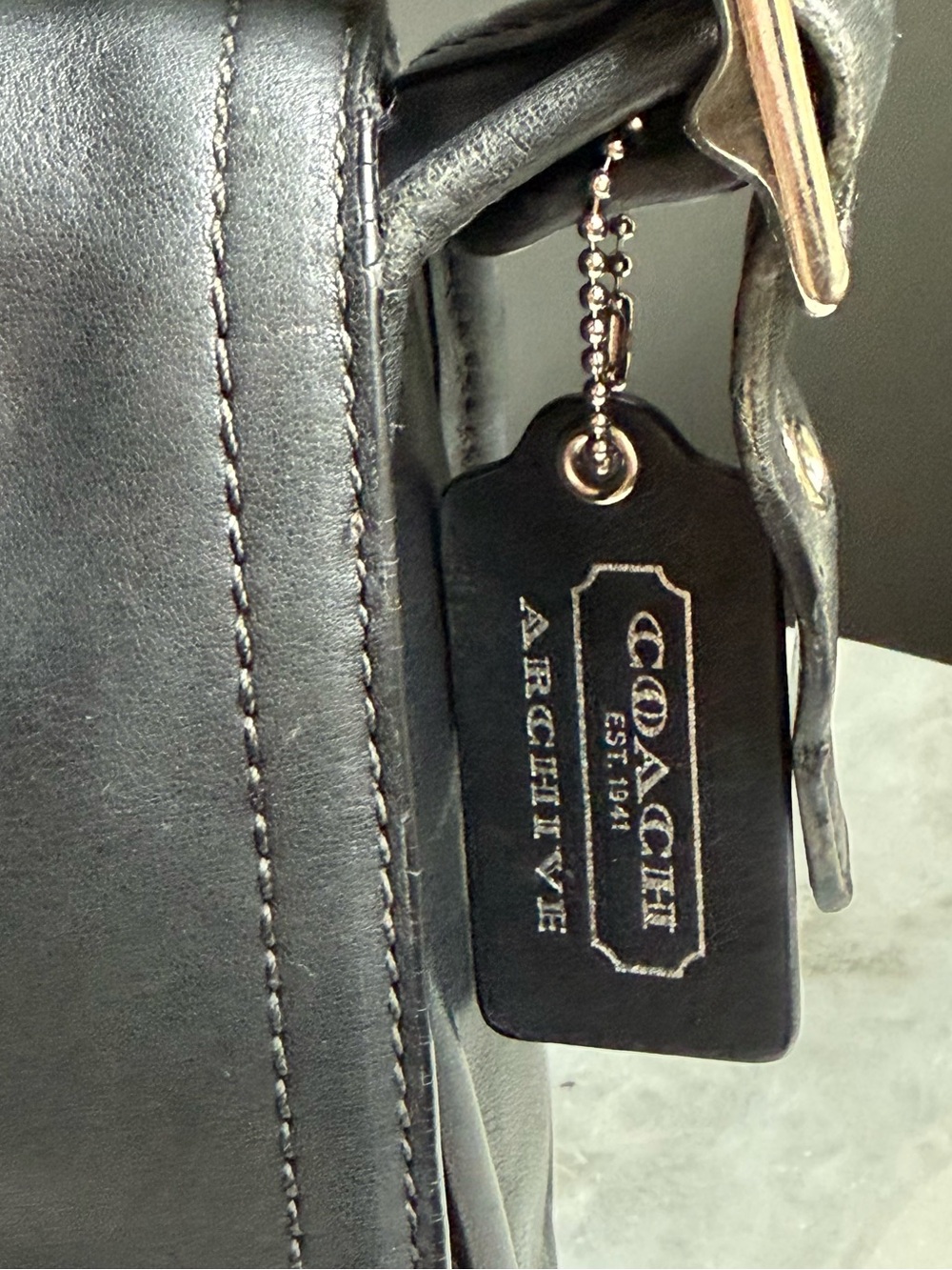 Coach Rambler Legacy 2012
Archive Collection-black leather - Picture 3 of 13